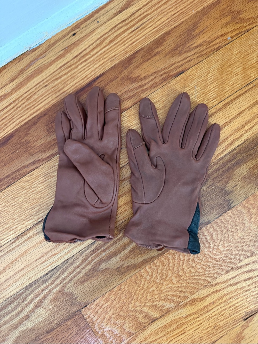 G.H. Bass & Co Women’s Gloves - XS